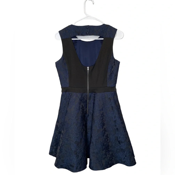 Reiss Natalie Blu Jacquard Lace Fit And Flare Dress Size 8 Navy and Black - Picture 4 of 15